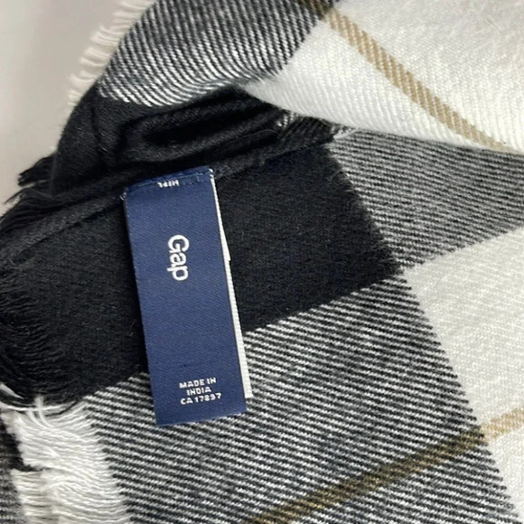 GAP Black White Tan Flannel Scarf Brushed Cotton Plaid Rectangular - Picture 5 of 7